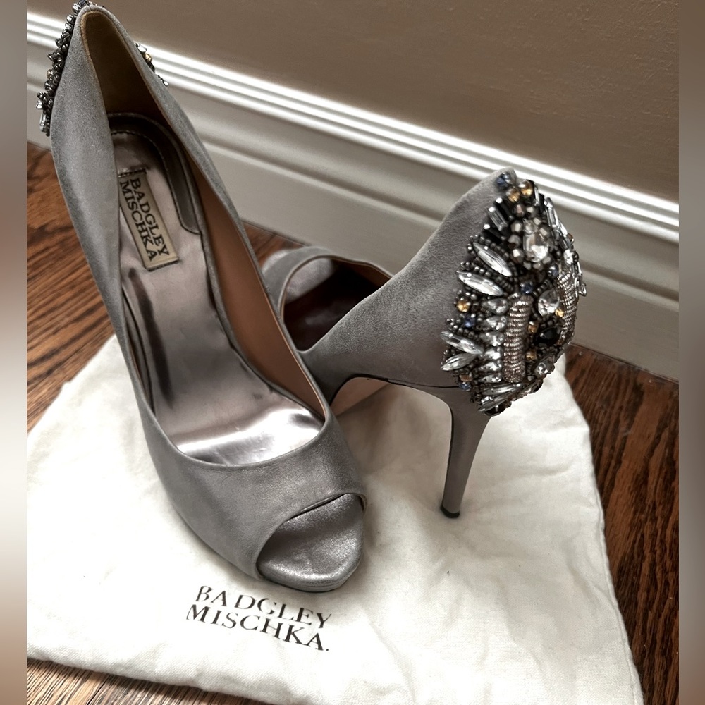 Badgkey Mishka Peep Toe Pump